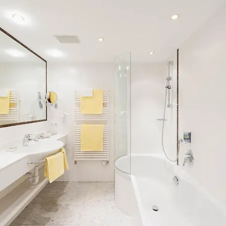 Hotel Arlberghaus Zuers