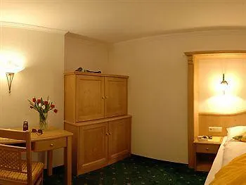 Arlberghaus מלון Zürs