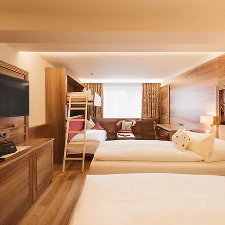 Arlberghaus Hotel Zuers