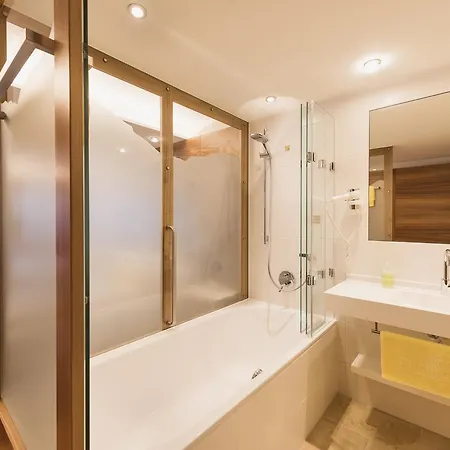 Hotel Arlberghaus Zuers