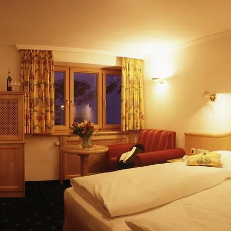 Arlberghaus Hotel Zuers